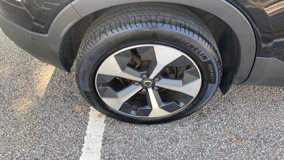 Volvo XC40 2.0 B4P Ultimate Dark 5dr Auto Petrol Estate - Image 36