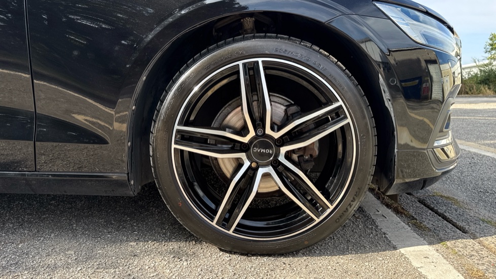 Volvo V60 2.0 D4 [190] Inscription Plus 5dr Auto Diesel Estate - Image 9