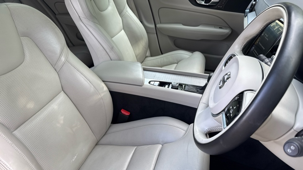 Volvo V60 2.0 D4 [190] Inscription Plus 5dr Auto Diesel Estate - Image 41