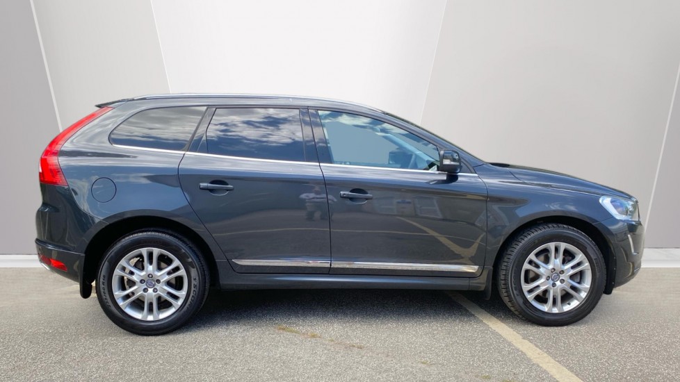 Volvo XC60 D5 [220] SE Lux Nav 5dr AWD Geartronic Diesel Estate - Image 3