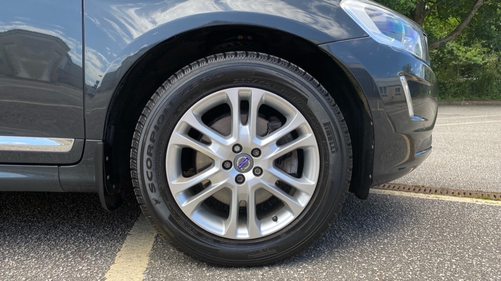 Volvo XC60 D5 [220] SE Lux Nav 5dr AWD Geartronic Diesel Estate - Image 9