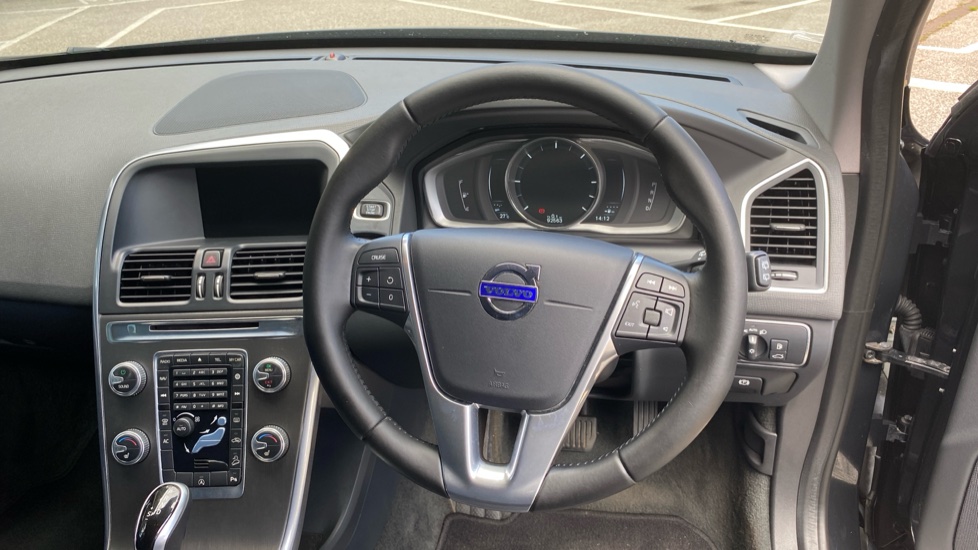 Volvo XC60 D5 [220] SE Lux Nav 5dr AWD Geartronic Diesel Estate - Image 10