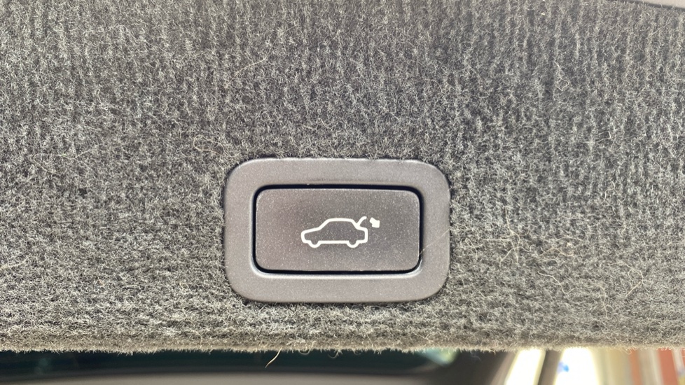 Volvo XC60 D5 [220] SE Lux Nav 5dr AWD Geartronic Diesel Estate - Image 35