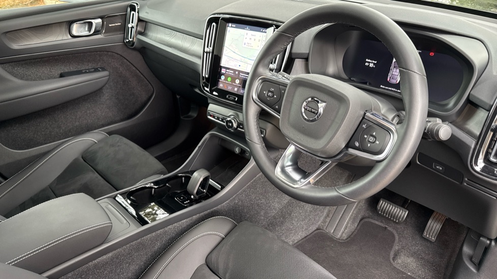 Volvo C40 300kW Recharge Twin Ultimate 82kWh 5dr AWD Auto Electric Estate - Image 4