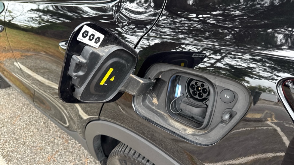 Volvo C40 300kW Recharge Twin Ultimate 82kWh 5dr AWD Auto Electric Estate - Image 16