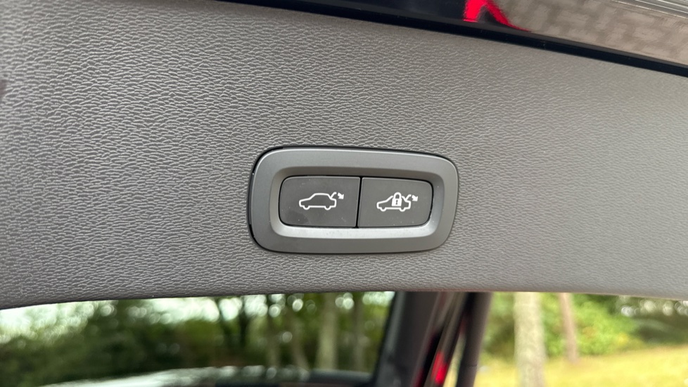 Volvo C40 300kW Recharge Twin Ultimate 82kWh 5dr AWD Auto Electric Estate - Image 34