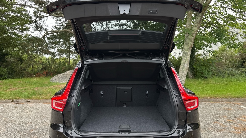 Volvo XC40 2.0 B3P Core 5dr Auto Petrol Estate - Image 13