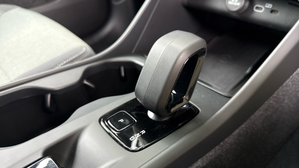 Volvo XC40 2.0 B3P Core 5dr Auto Petrol Estate - Image 26