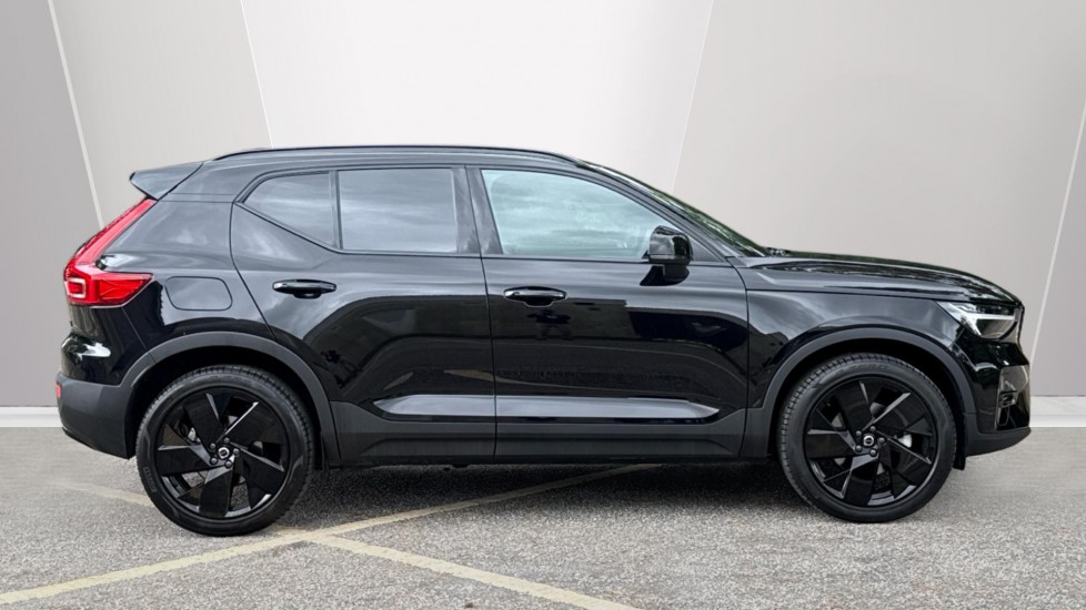 Volvo XC40 2.0 B3P Plus Black Edition 5dr Auto Petrol Estate - Image 3