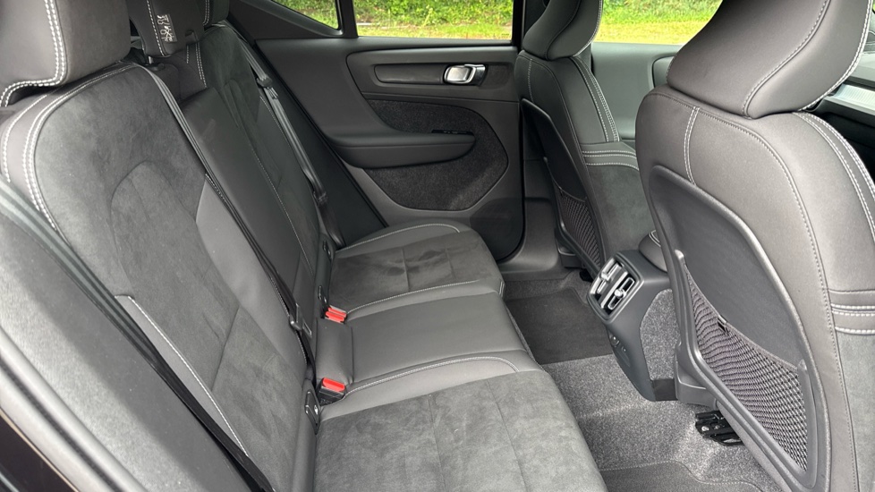 Volvo XC40 2.0 B3P Plus Black Edition 5dr Auto Petrol Estate - Image 6