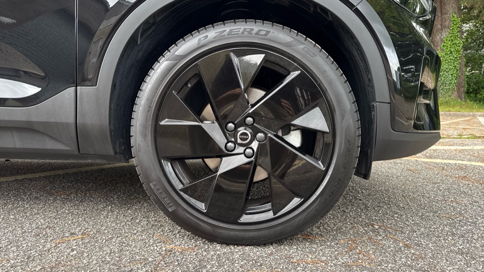 Volvo XC40 2.0 B3P Plus Black Edition 5dr Auto Petrol Estate - Image 9
