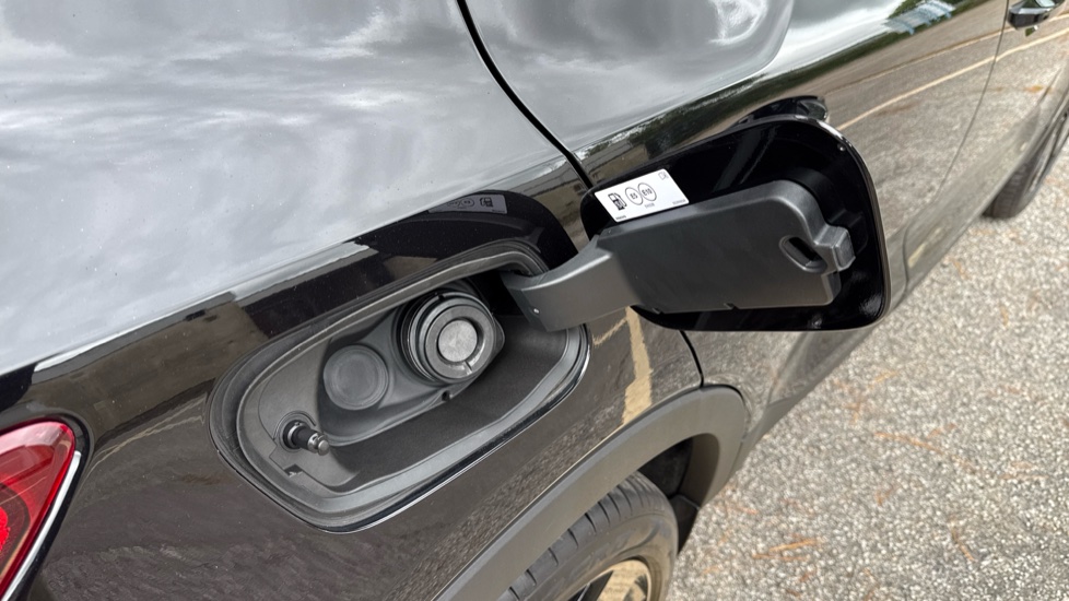 Volvo XC40 2.0 B3P Plus Black Edition 5dr Auto Petrol Estate - Image 16