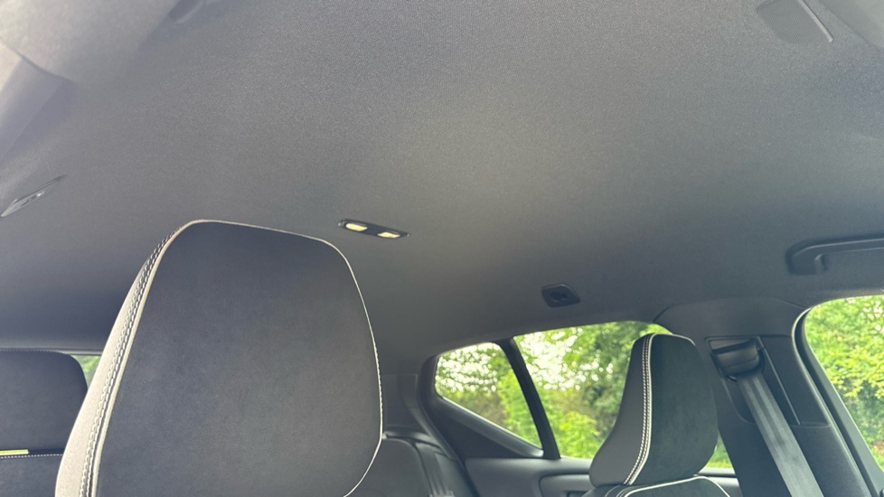 Volvo XC40 2.0 B3P Plus Black Edition 5dr Auto Petrol Estate - Image 31