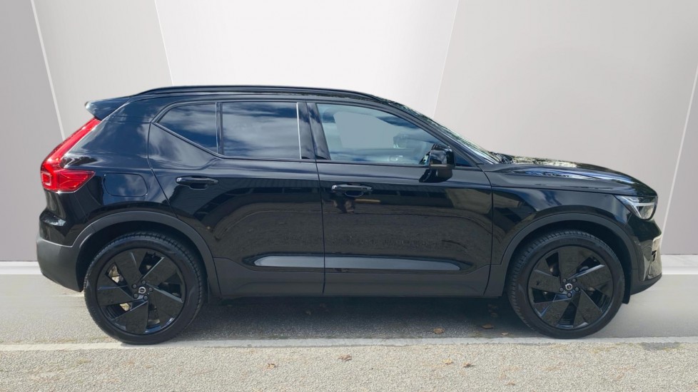 Volvo XC40 2.0 B3P Plus Black Edition 5dr Auto Petrol Estate - Image 3
