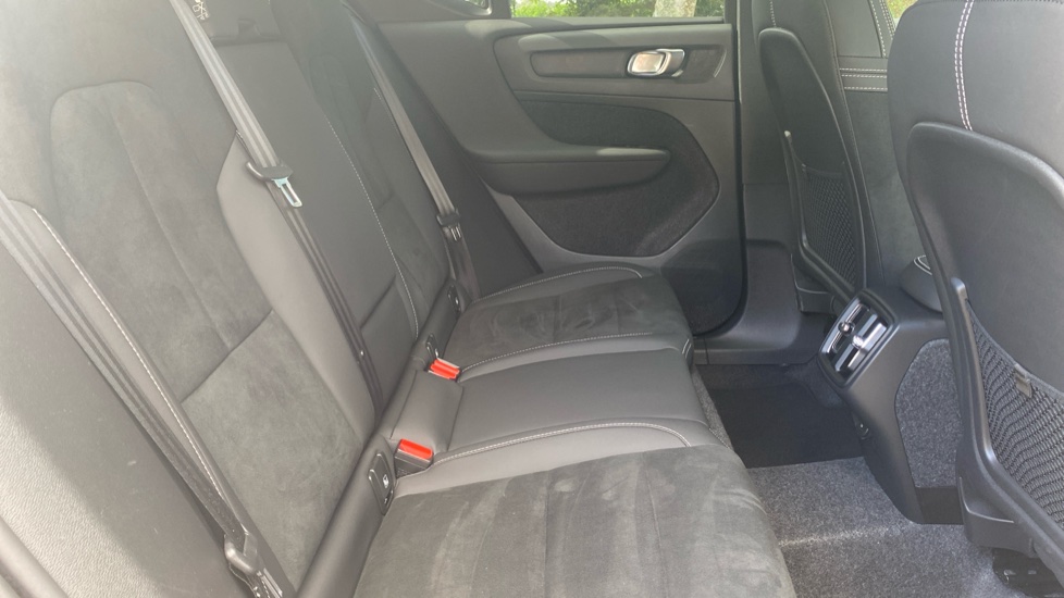 Volvo XC40 2.0 B3P Plus Black Edition 5dr Auto Petrol Estate - Image 6