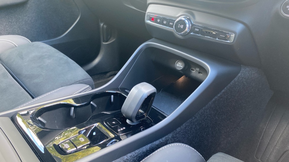 Volvo XC40 2.0 B3P Plus Black Edition 5dr Auto Petrol Estate - Image 26