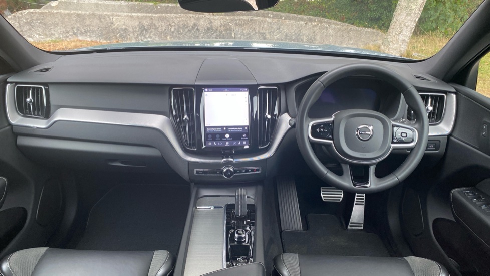Volvo XC60 2.0 B5P R DESIGN 5dr Geartronic Petrol Estate - Image 5