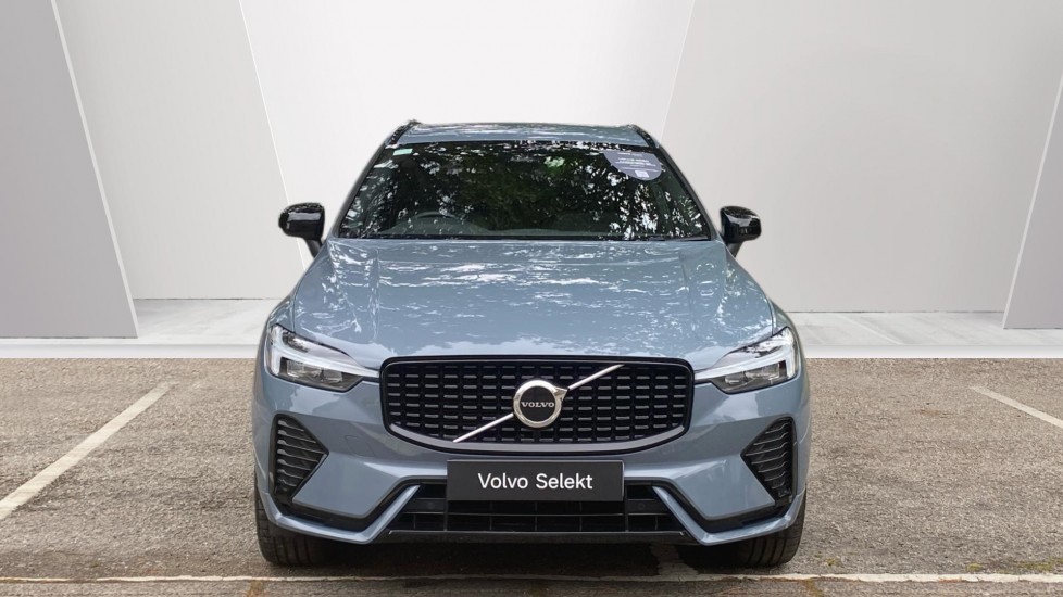 Volvo XC60 2.0 B5P R DESIGN 5dr Geartronic Petrol Estate - Image 8