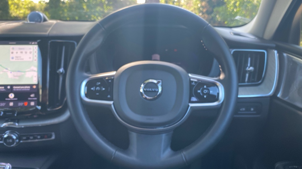 Volvo XC60 2.0 T8 [455] PHEV Ultra Dark 5dr AWD Geartronic Estate - Image 10