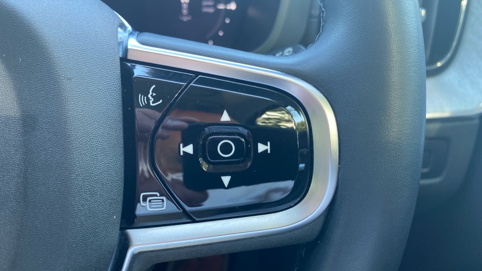 Volvo XC60 2.0 T8 [455] PHEV Ultra Dark 5dr AWD Geartronic Estate - Image 22