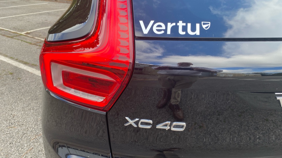 Volvo XC40 2.0 B3P Ultra Dark 5dr Auto Petrol Estate - Image 37