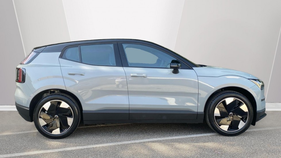 Volvo EX30 315kW Twin Motor Performance Plus 69kWh 5dr Auto Electric Estate - Image 3