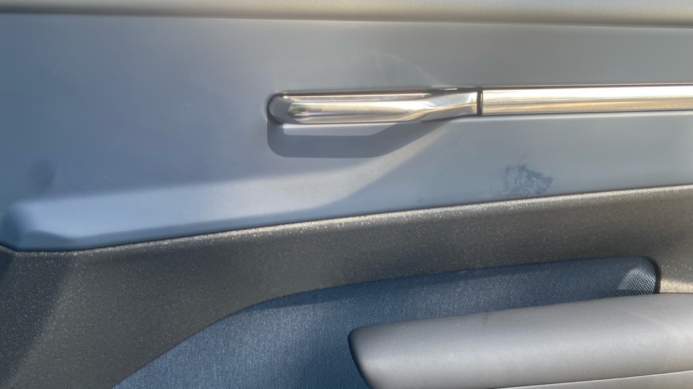 Volvo EX30 315kW Twin Motor Performance Plus 69kWh 5dr Auto Electric Estate - Image 29