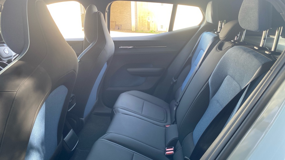 Volvo EX30 315kW Twin Motor Performance Plus 69kWh 5dr Auto Electric Estate - Image 32