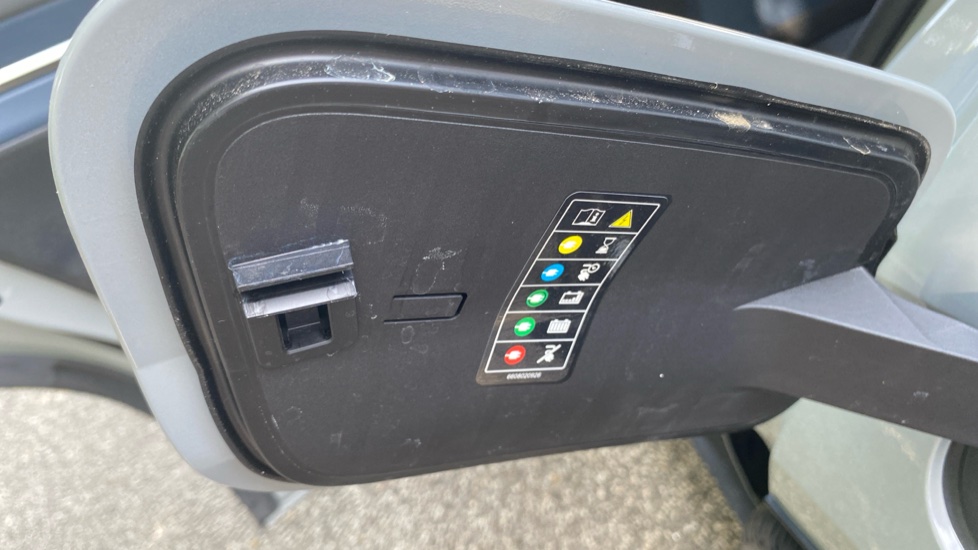 Volvo EX30 315kW Twin Motor Performance Plus 69kWh 5dr Auto Electric Estate - Image 35