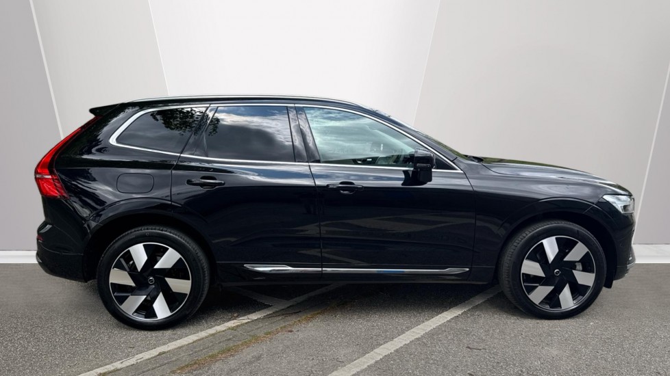 Volvo XC60 2.0 T8 [455] PHEV Ultra Dark 5dr AWD Geartronic Estate - Image 3