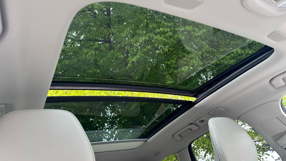 Volvo XC60 2.0 T8 [455] PHEV Ultra Dark 5dr AWD Geartronic Estate - Image 40