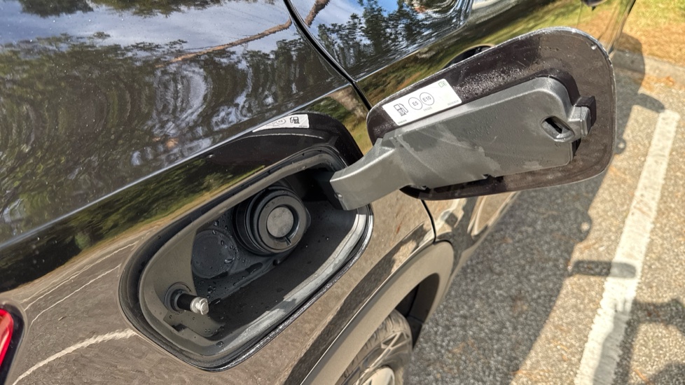 Volvo XC40 2.0 B3P Plus Dark 5dr Auto Petrol Estate - Image 16