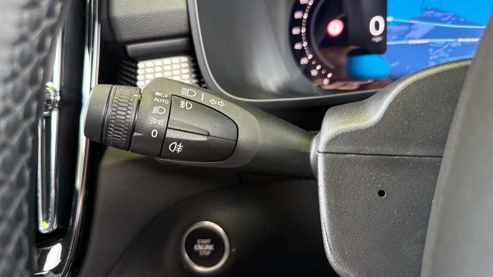 Volvo XC40 2.0 B3P Plus Dark 5dr Auto Petrol Estate - Image 20