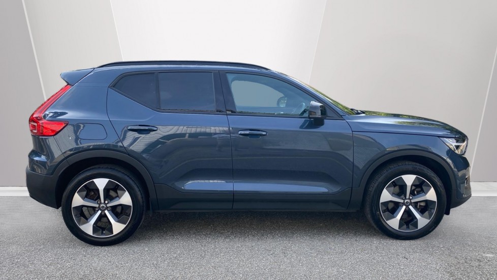Volvo XC40 2.0 B3P Plus Dark 5dr Auto Petrol Estate - Image 3