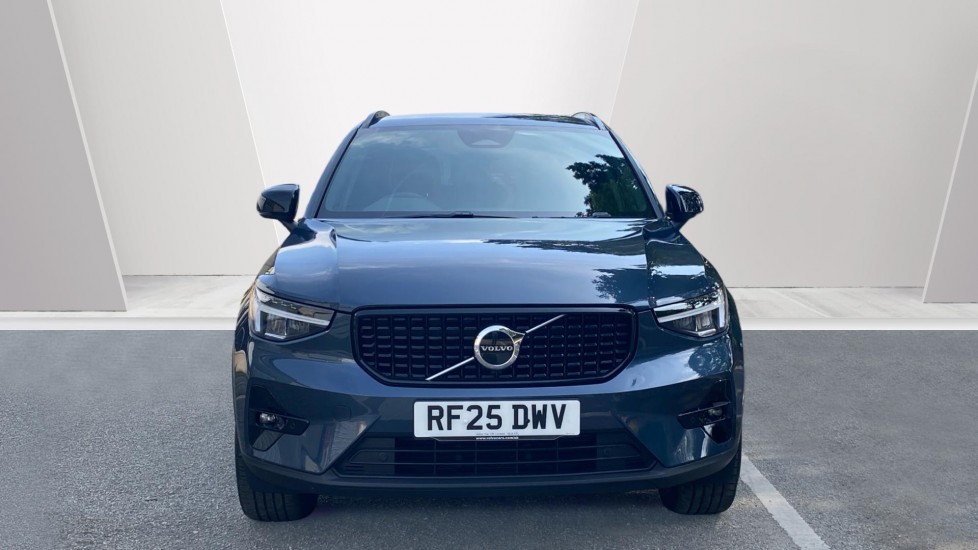 Volvo XC40 2.0 B3P Plus Dark 5dr Auto Petrol Estate - Image 8