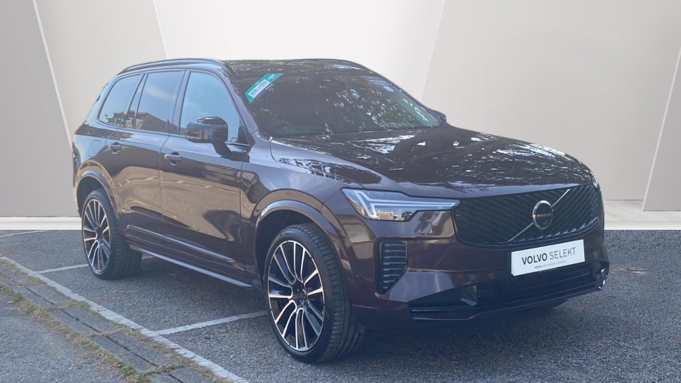 Volvo XC90 2.0 B5P Ultra Dark 5dr AWD Geartronic Petrol Estate - Image 1