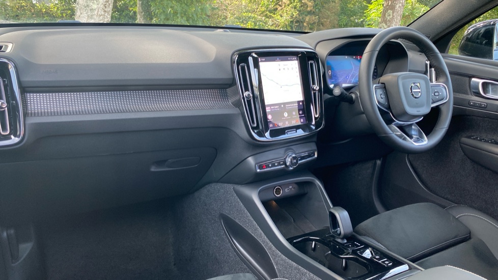 Volvo XC40 2.0 B4P Plus Dark 5dr Auto Petrol Estate - Image 44