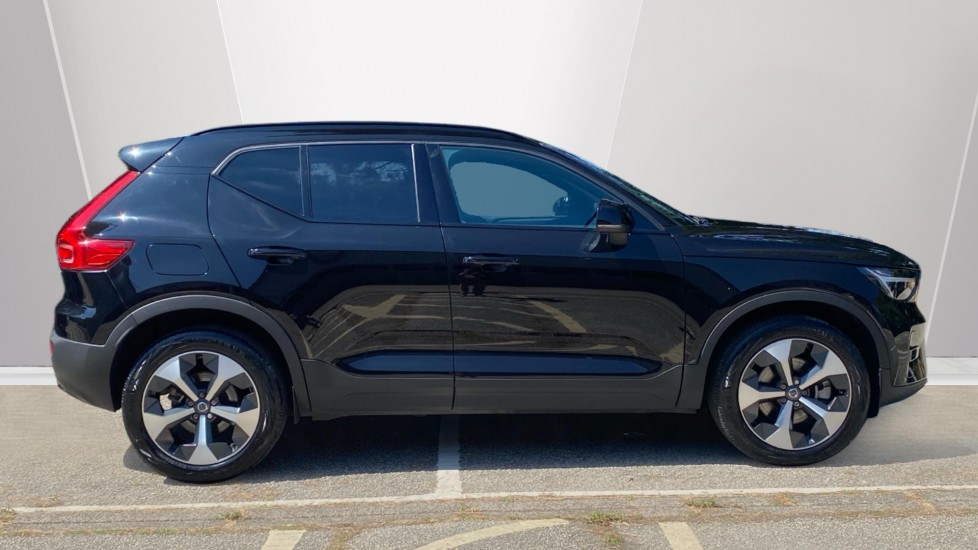 Volvo XC40 2.0 B4P Plus Dark 5dr Auto Petrol Estate - Image 3