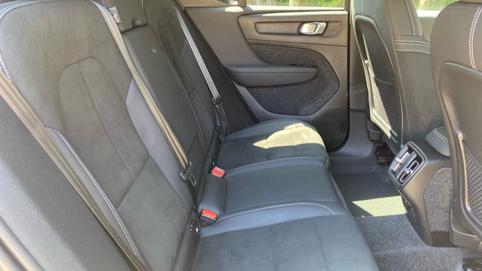 Volvo XC40 2.0 B4P Plus Dark 5dr Auto Petrol Estate - Image 6