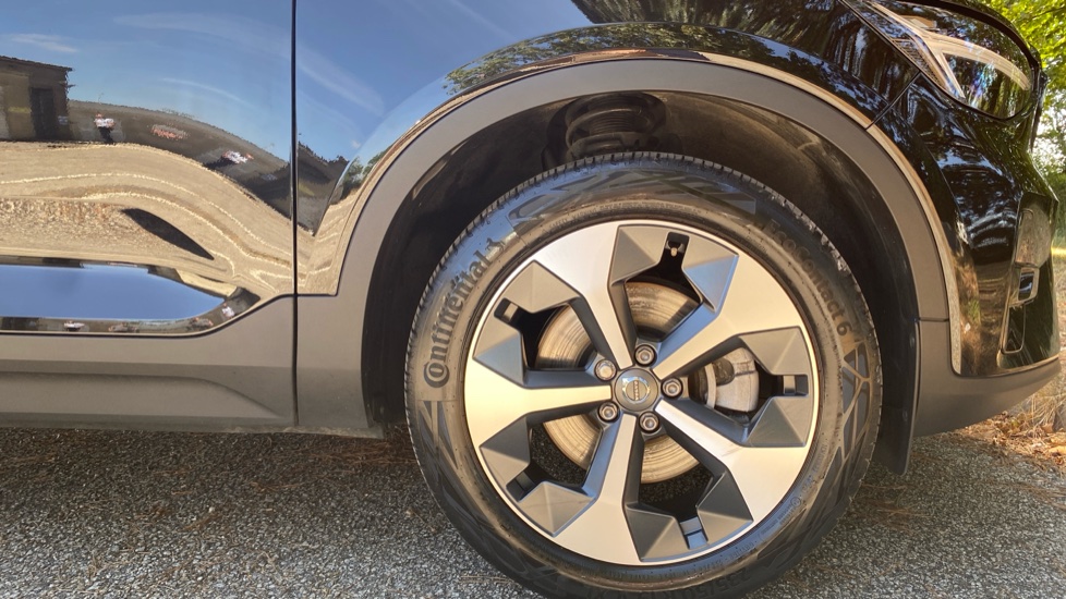 Volvo XC40 2.0 B4P Plus Dark 5dr Auto Petrol Estate - Image 9