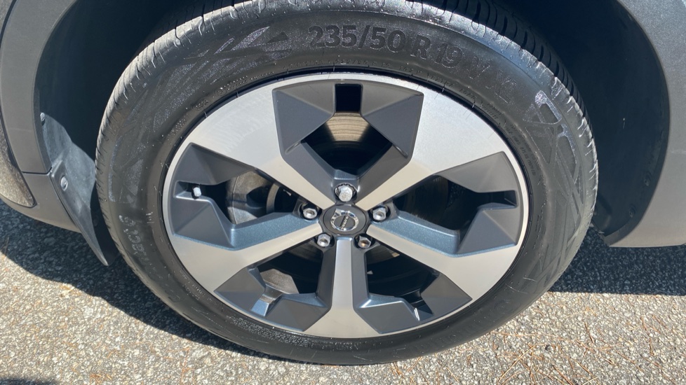 Volvo XC40 2.0 B4P Plus Dark 5dr Auto Petrol Estate - Image 36