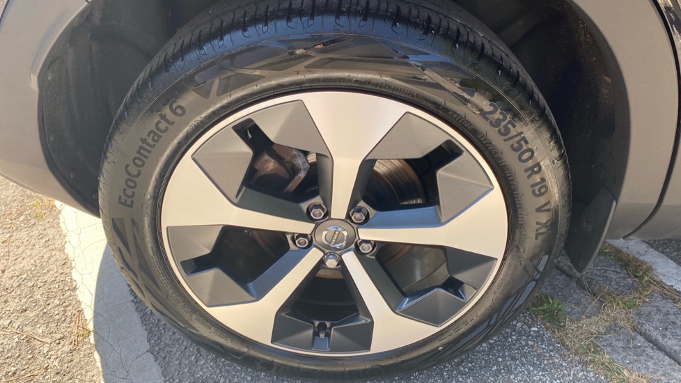 Volvo XC40 2.0 B4P Plus Dark 5dr Auto Petrol Estate - Image 38