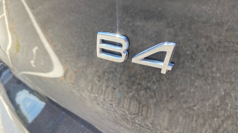 Volvo XC40 2.0 B4P Plus Dark 5dr Auto Petrol Estate - Image 40