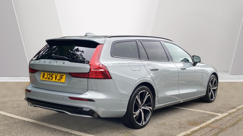 Volvo V60 2.0 B4P Ultra Dark 5dr Auto Petrol Estate - Image 2