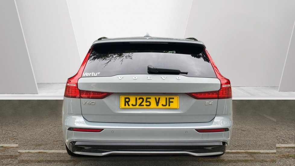 Volvo V60 2.0 B4P Ultra Dark 5dr Auto Petrol Estate - Image 7