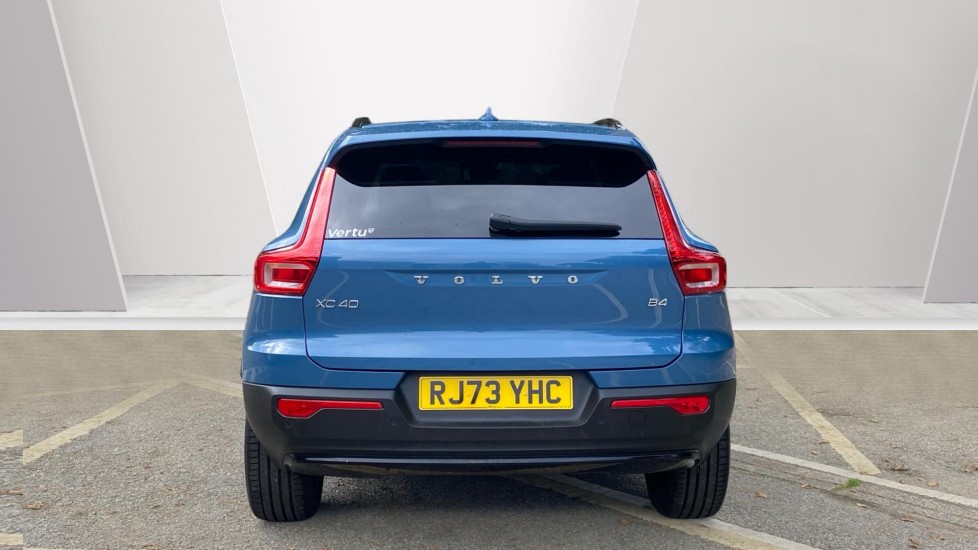 Volvo XC40 2.0 B4P Ultimate Dark 5dr Auto Petrol Estate - Image 7