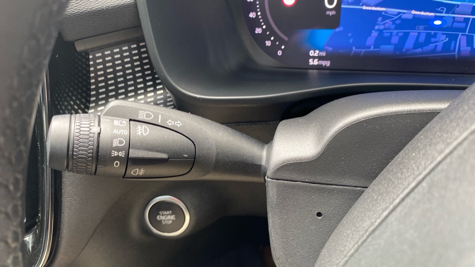 Volvo XC40 2.0 B4P Ultimate Dark 5dr Auto Petrol Estate - Image 20