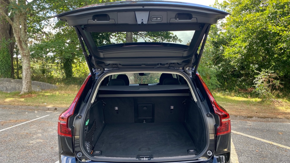 Volvo XC60 2.0 T6 [350] PHEV Plus Dark 5dr AWD Geartronic Estate - Image 13