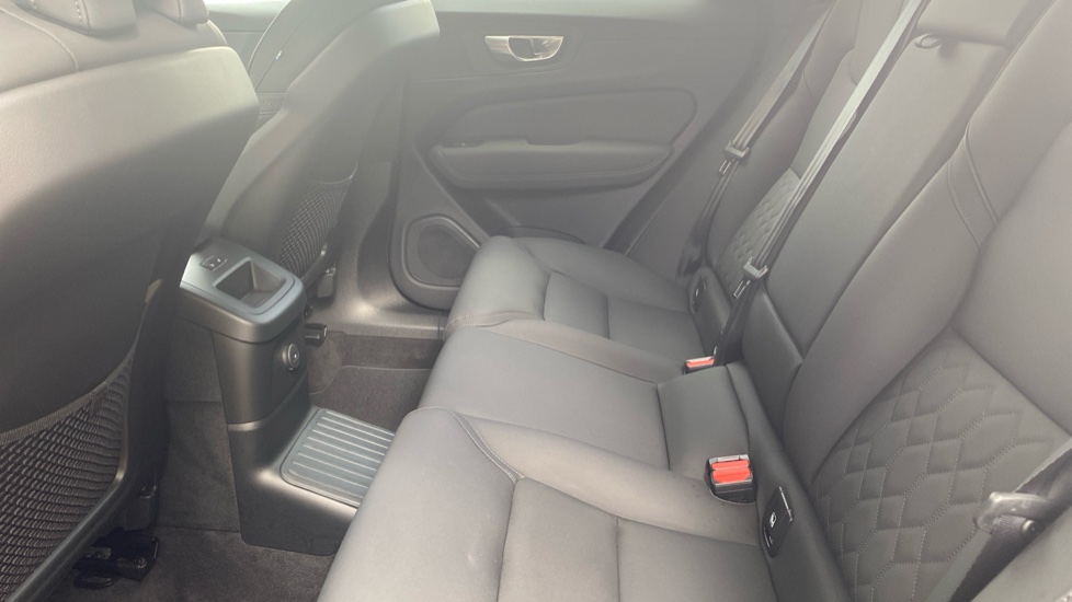 Volvo XC60 2.0 T6 [350] PHEV Plus Dark 5dr AWD Geartronic Estate - Image 32