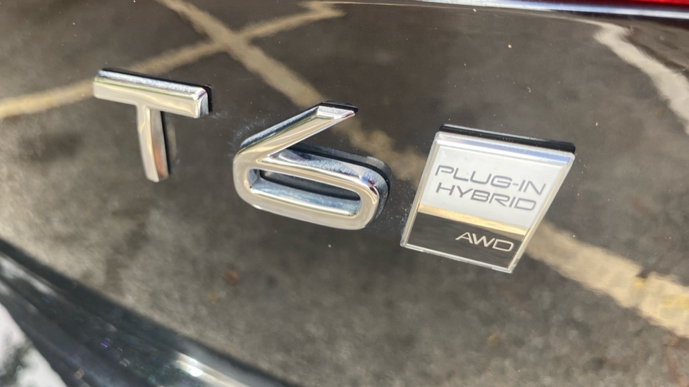 Volvo XC60 2.0 T6 [350] PHEV Plus Dark 5dr AWD Geartronic Estate - Image 37